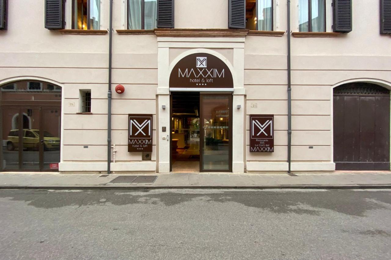 Maxxim Hotel Ferrara Bagian luar foto